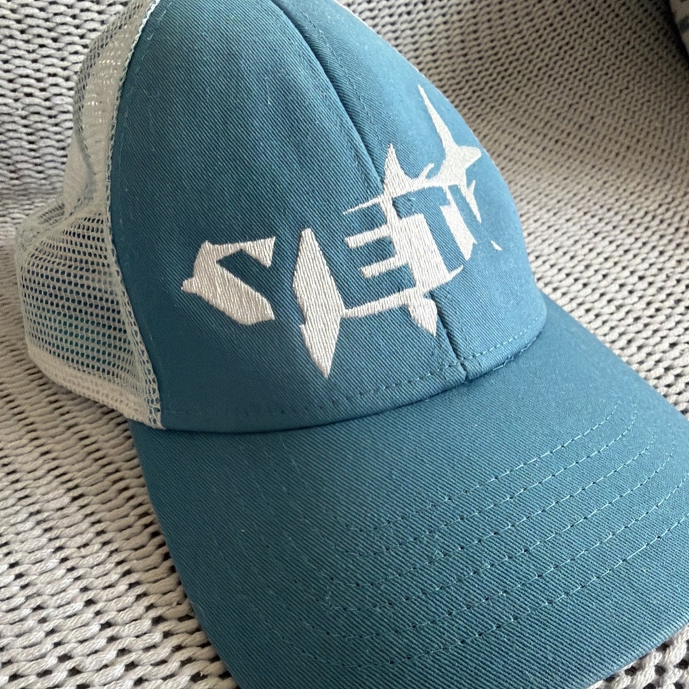 Yeti Coolers Hat Mens Teal & White Patch Camping Hiking Fishing Hunting Ball Cap